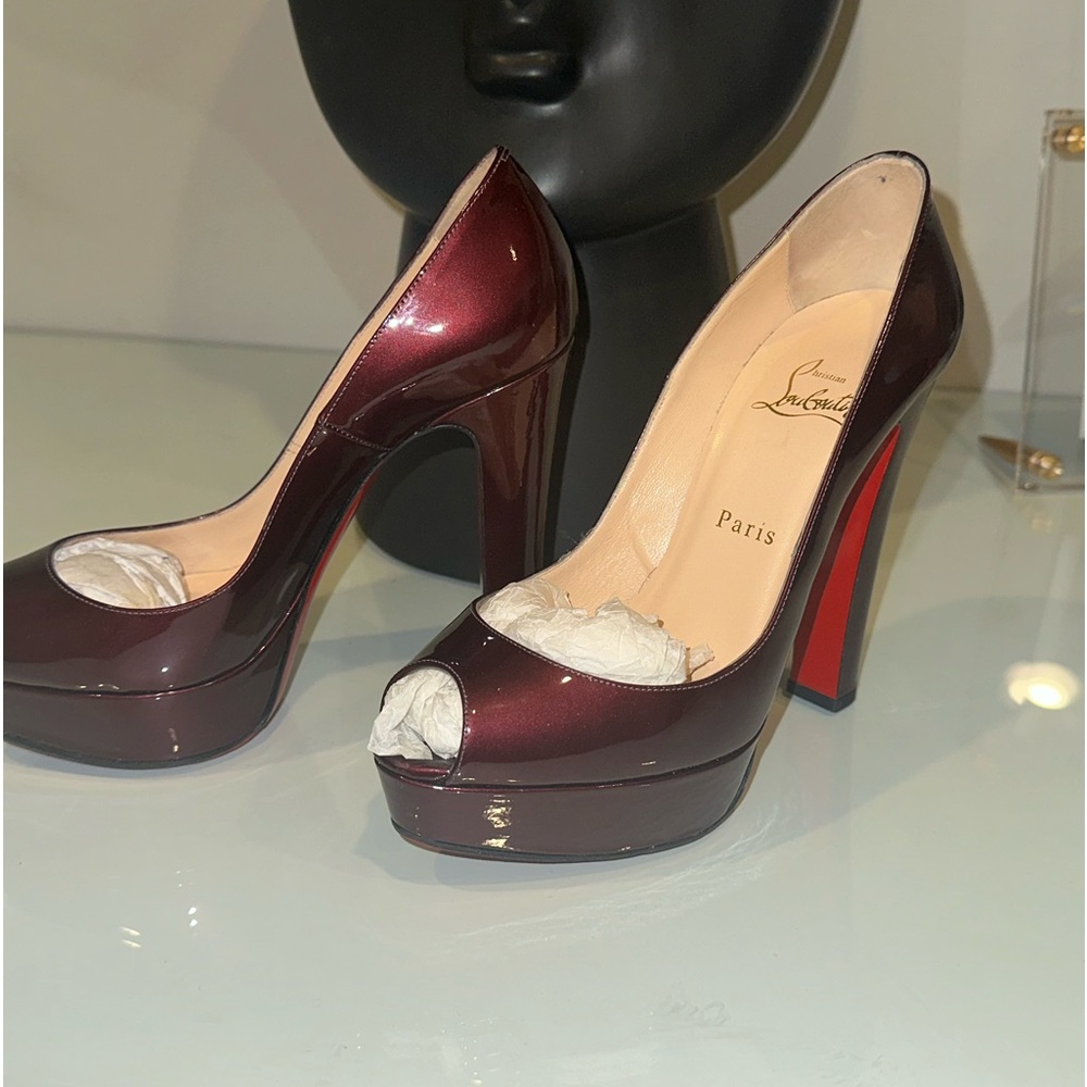 Beautiful shoes, comfortable to wear like new